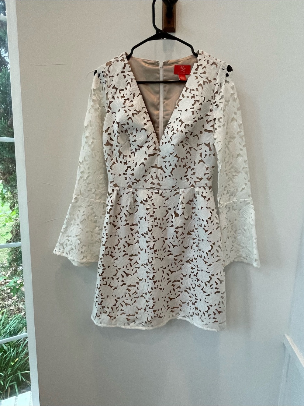 Monique Lhuillier White Floral Lace V-Neck Mini Dress Size 2